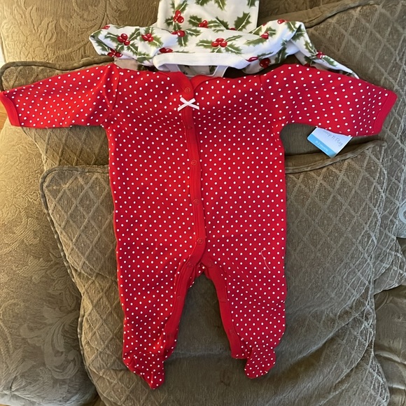 Hudson Baby 2 Sleep and Play Christmas Sleepers - Picture 2 of 5